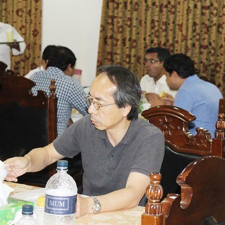 Hotel Golden Deer Dhaka Buitenkant foto