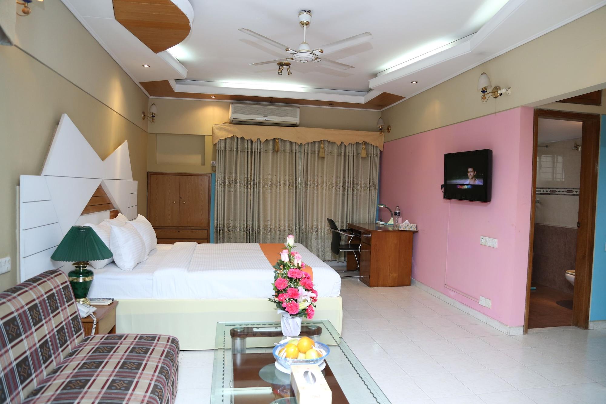 Hotel Golden Deer Dhaka Buitenkant foto
