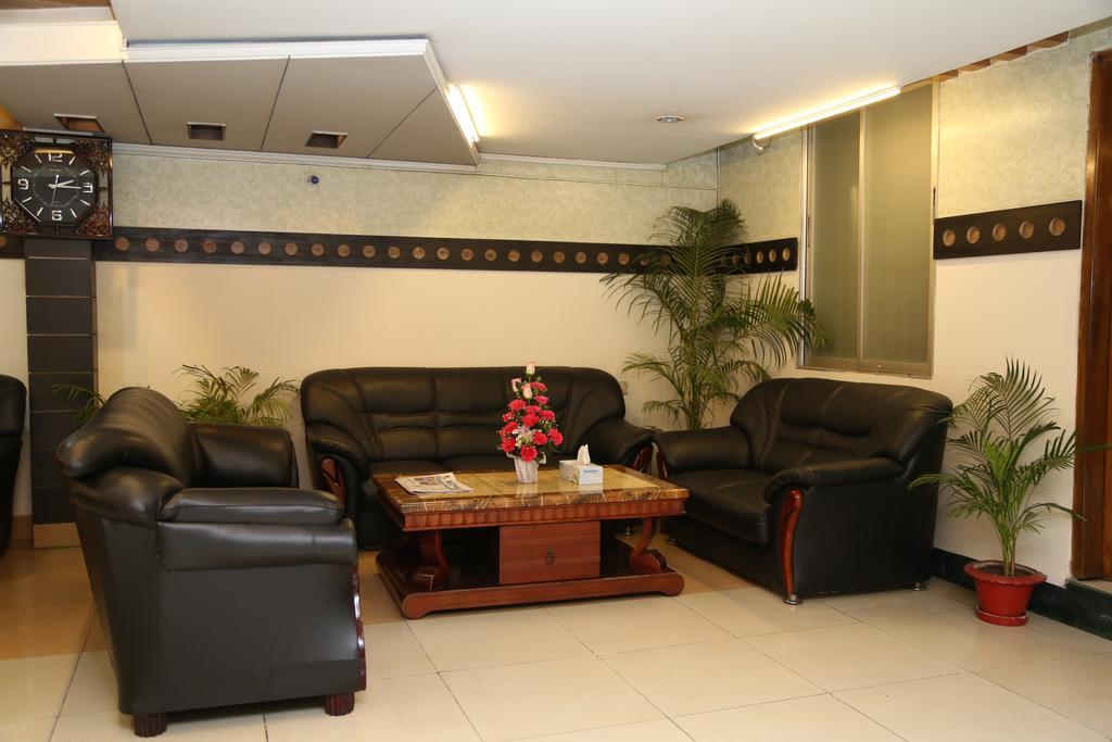Hotel Golden Deer Dhaka Buitenkant foto