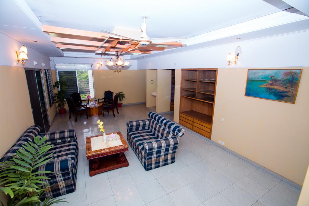 Hotel Golden Deer Dhaka Buitenkant foto