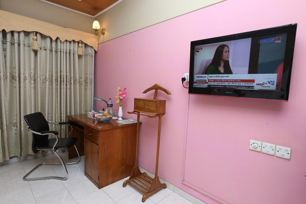 Hotel Golden Deer Dhaka Buitenkant foto