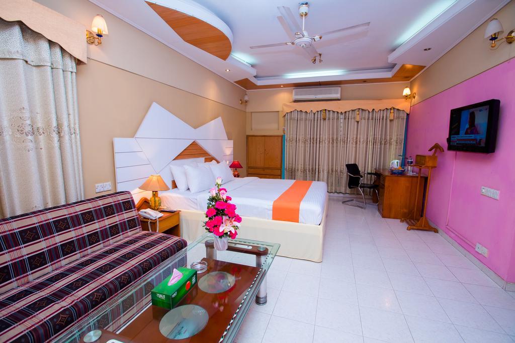 Hotel Golden Deer Dhaka Buitenkant foto