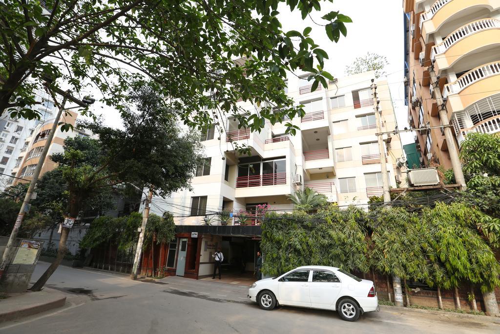 Hotel Golden Deer Dhaka Buitenkant foto