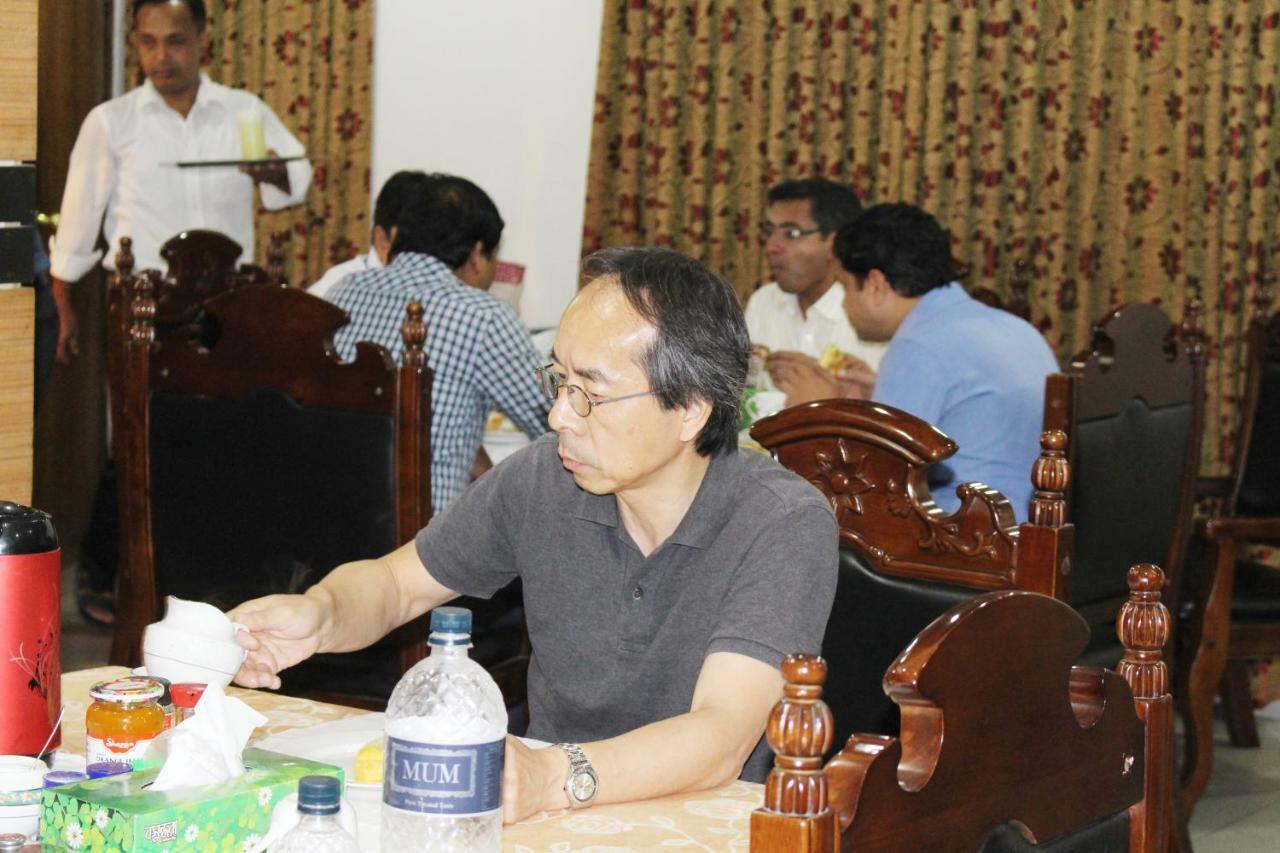 Hotel Golden Deer Dhaka Buitenkant foto