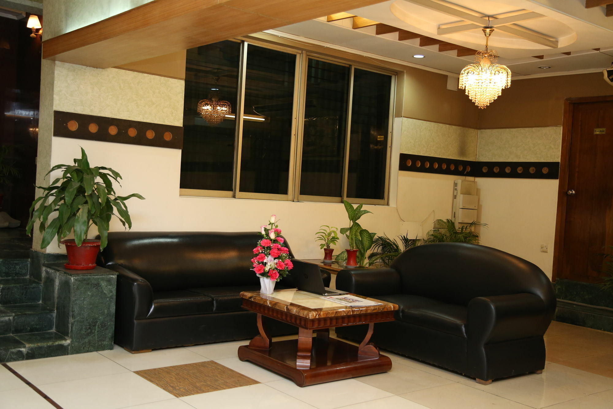 Hotel Golden Deer Dhaka Buitenkant foto