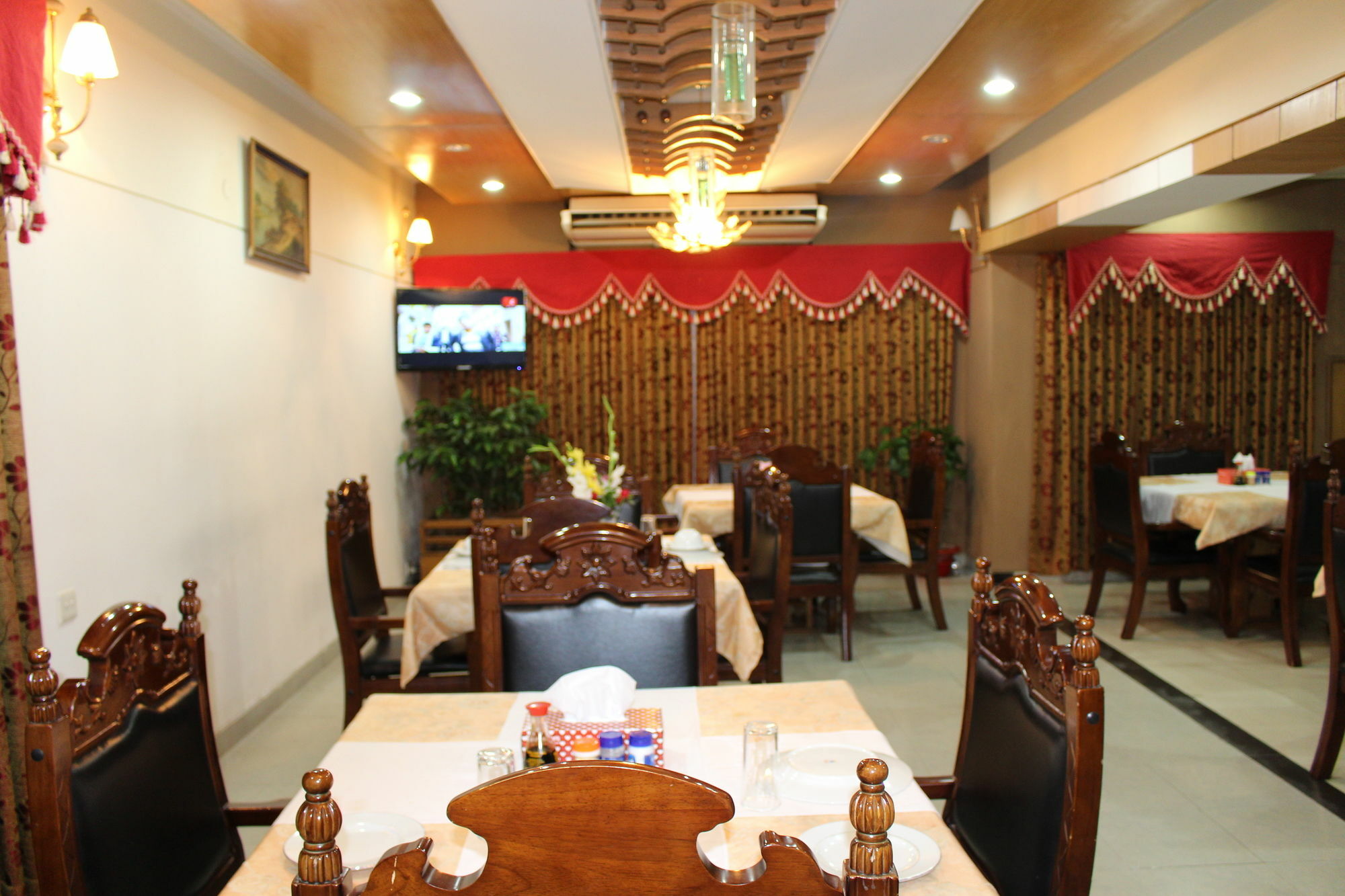Hotel Golden Deer Dhaka Buitenkant foto