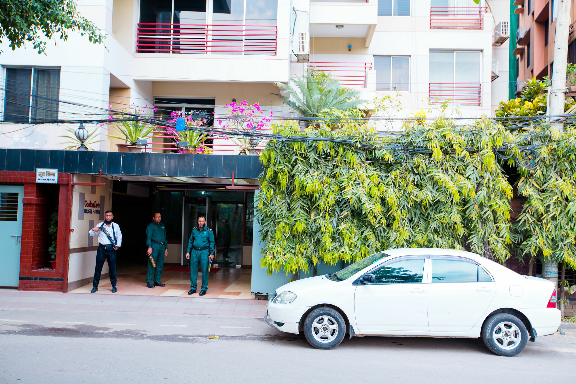Hotel Golden Deer Dhaka Buitenkant foto