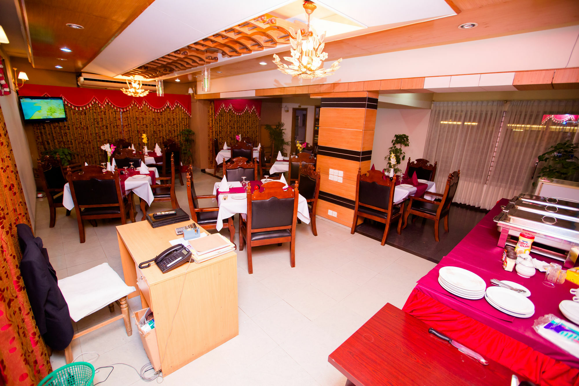 Hotel Golden Deer Dhaka Buitenkant foto