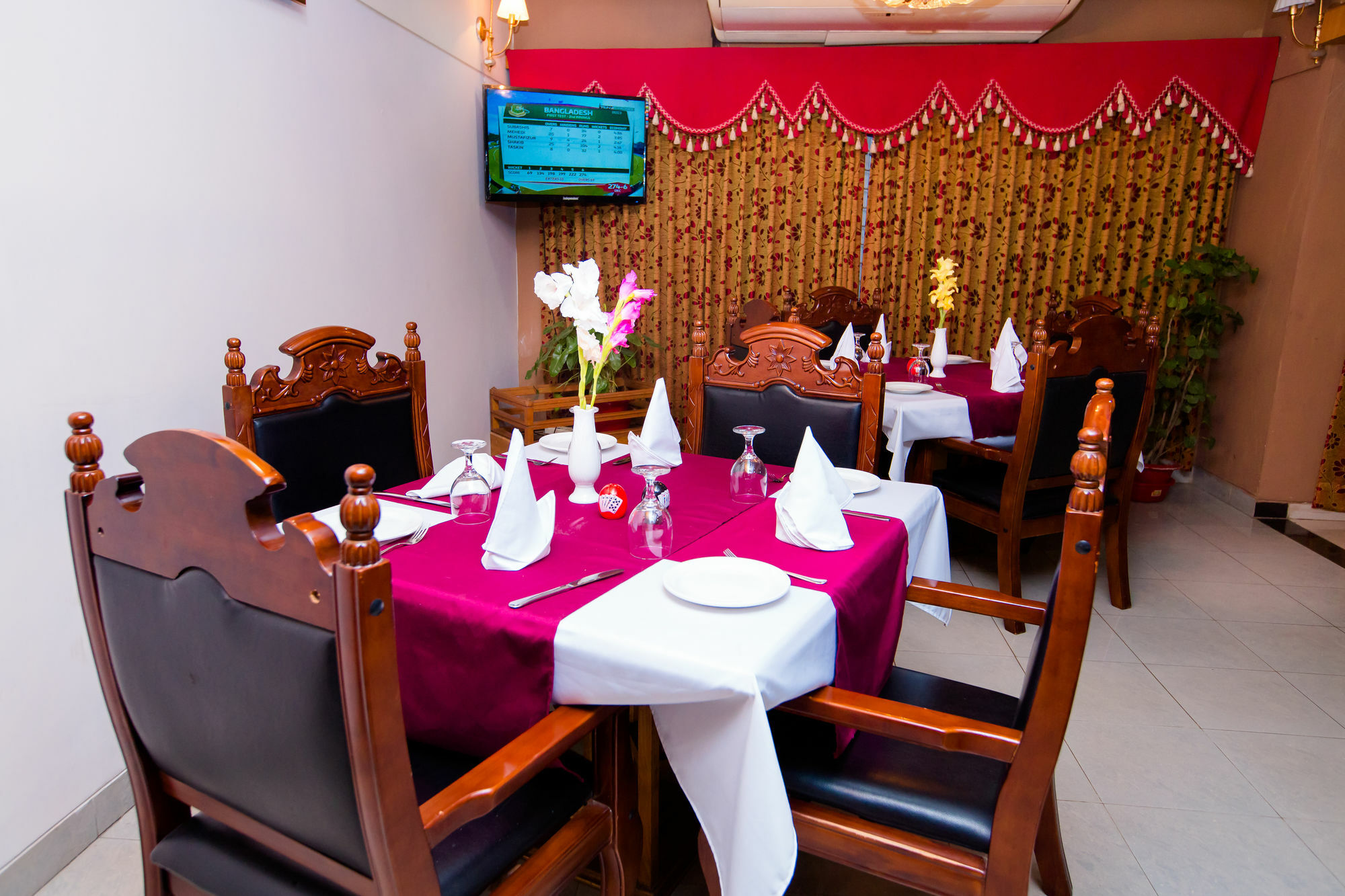 Hotel Golden Deer Dhaka Buitenkant foto