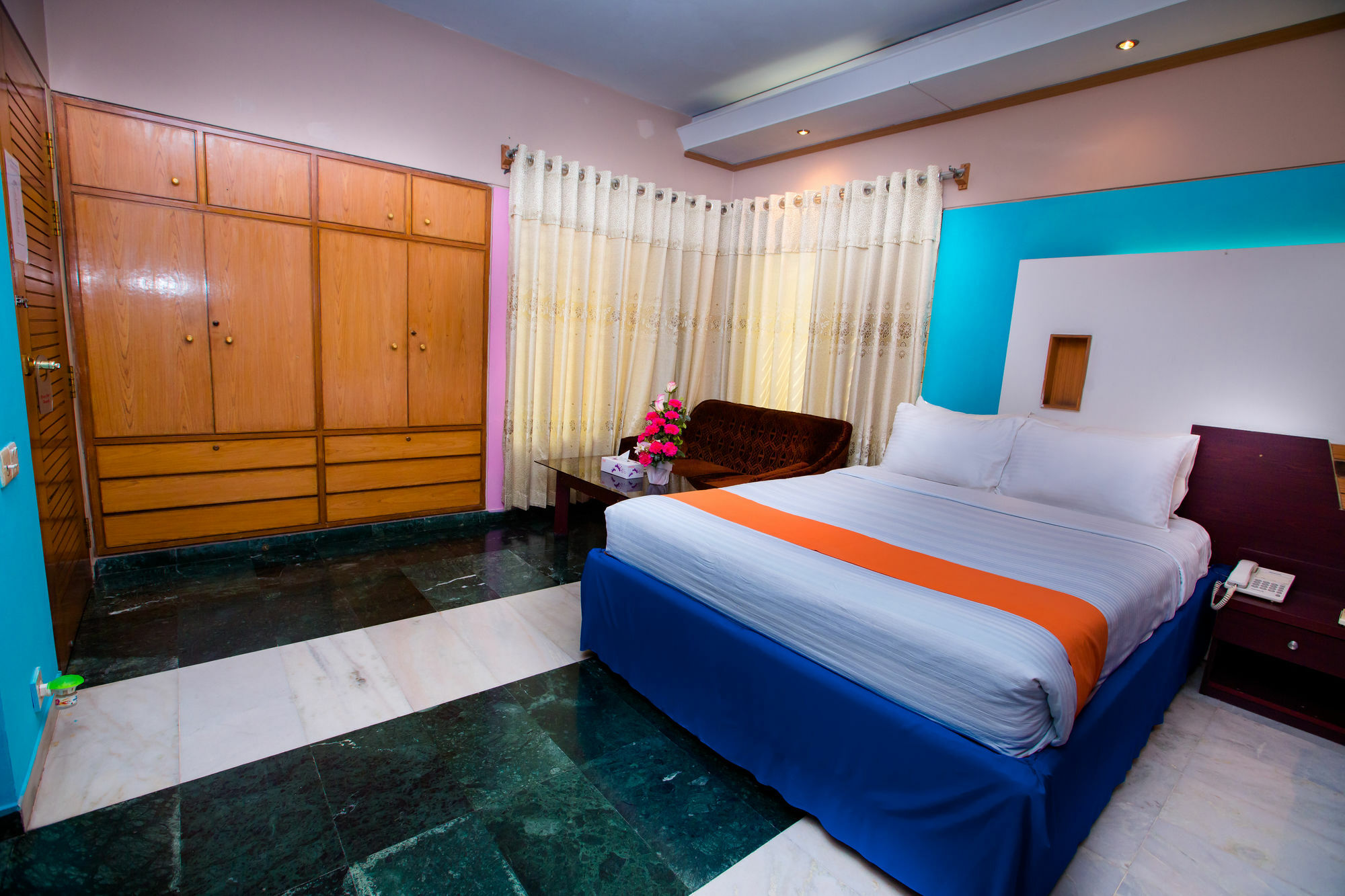 Hotel Golden Deer Dhaka Buitenkant foto